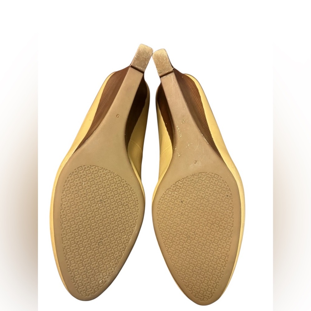 Tory Burch Tan Wedges Gold TT Emblem Size 9 - Picture 6 of 6
